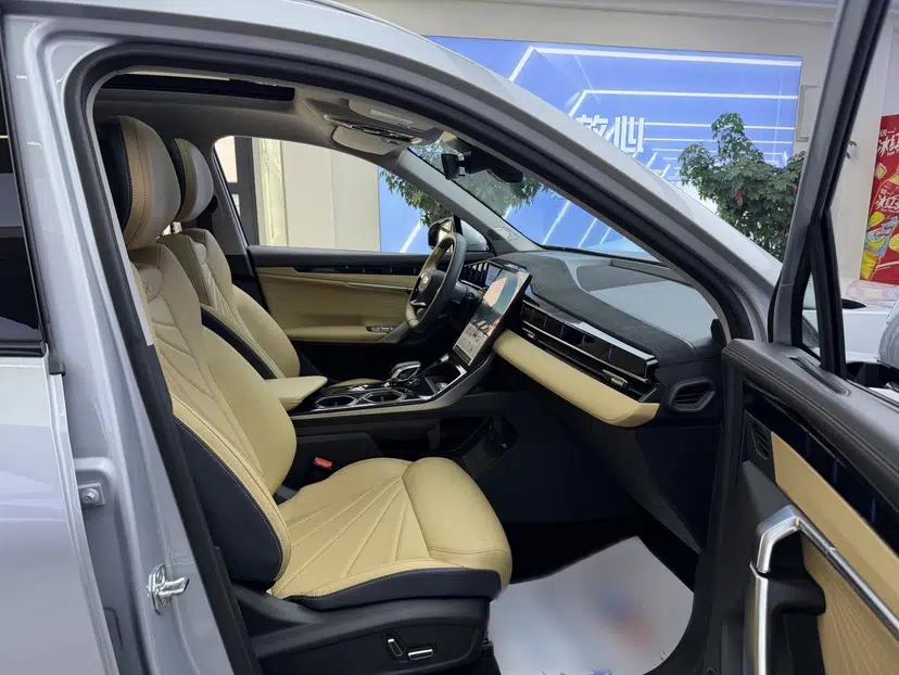 Geely Auto FX11 2023 1.5TD DCT Prestige Edition — миниатюра 7