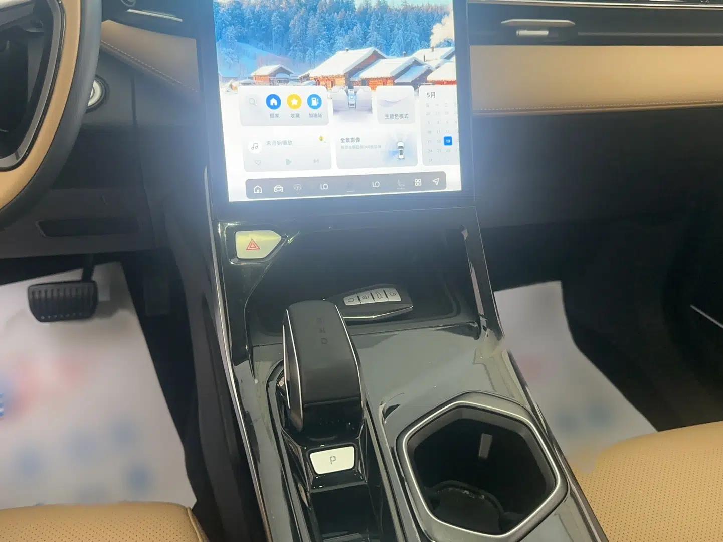 Geely Auto FX11 2023 1.5TD DCT Prestige Edition — миниатюра 9