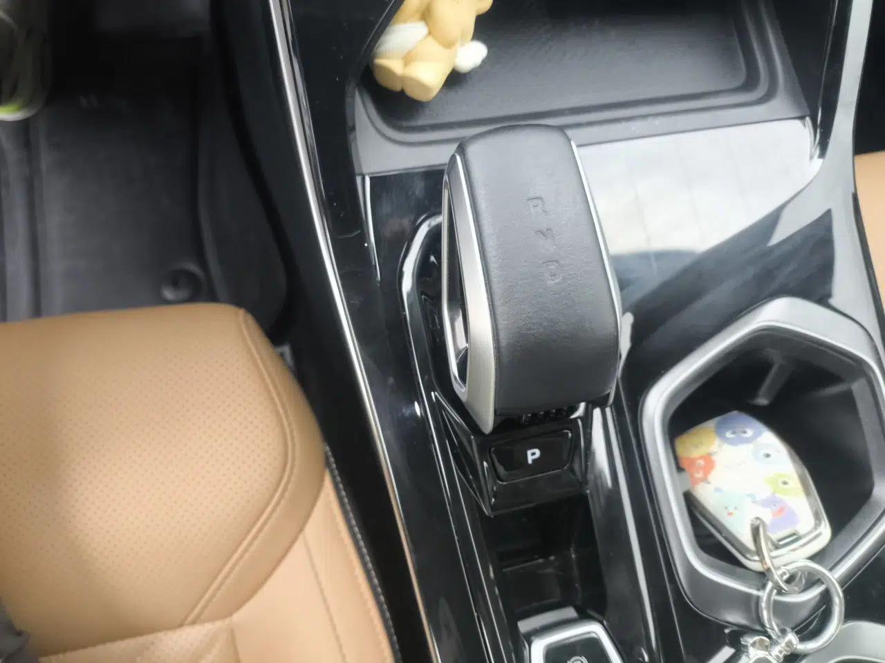 Geely Auto FX11 2023 1.5TD DCT Prestige Edition — миниатюра 15
