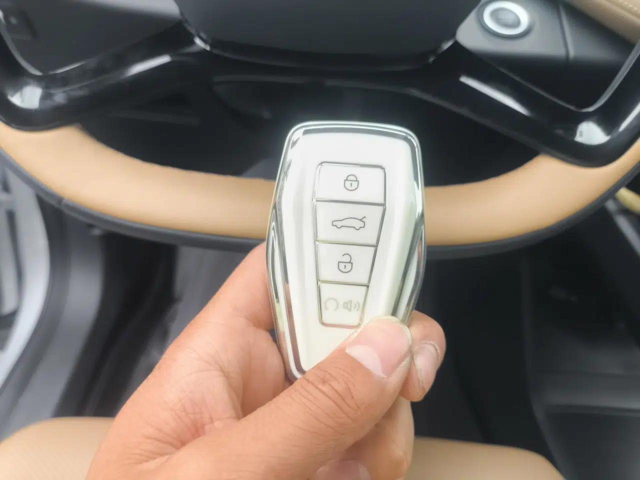 Geely Auto FX11 2023 1.5TD DCT Prestige Edition — миниатюра 9