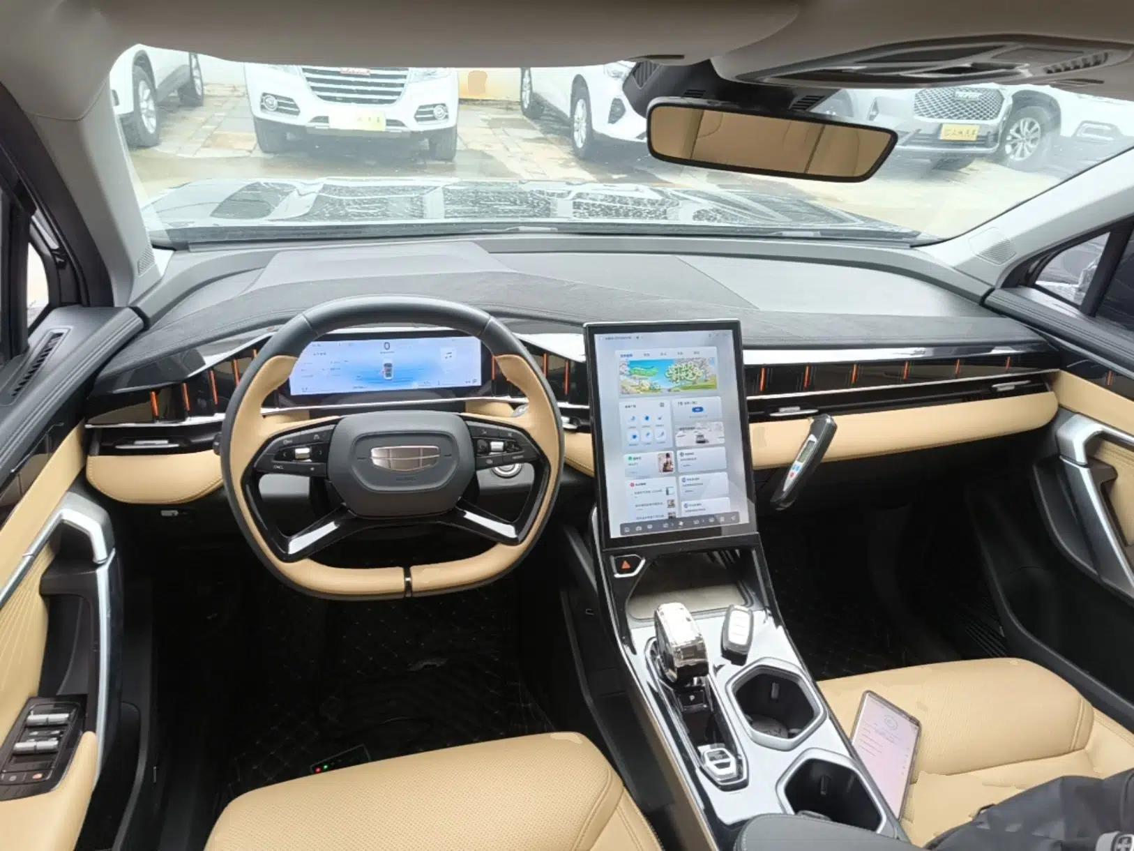 Geely Auto FX11 2023 1.5TD DCT Prestige Edition — миниатюра 12