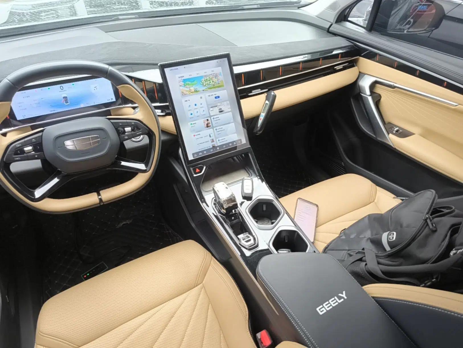 Geely Auto FX11 2023 1.5TD DCT Prestige Edition — миниатюра 16
