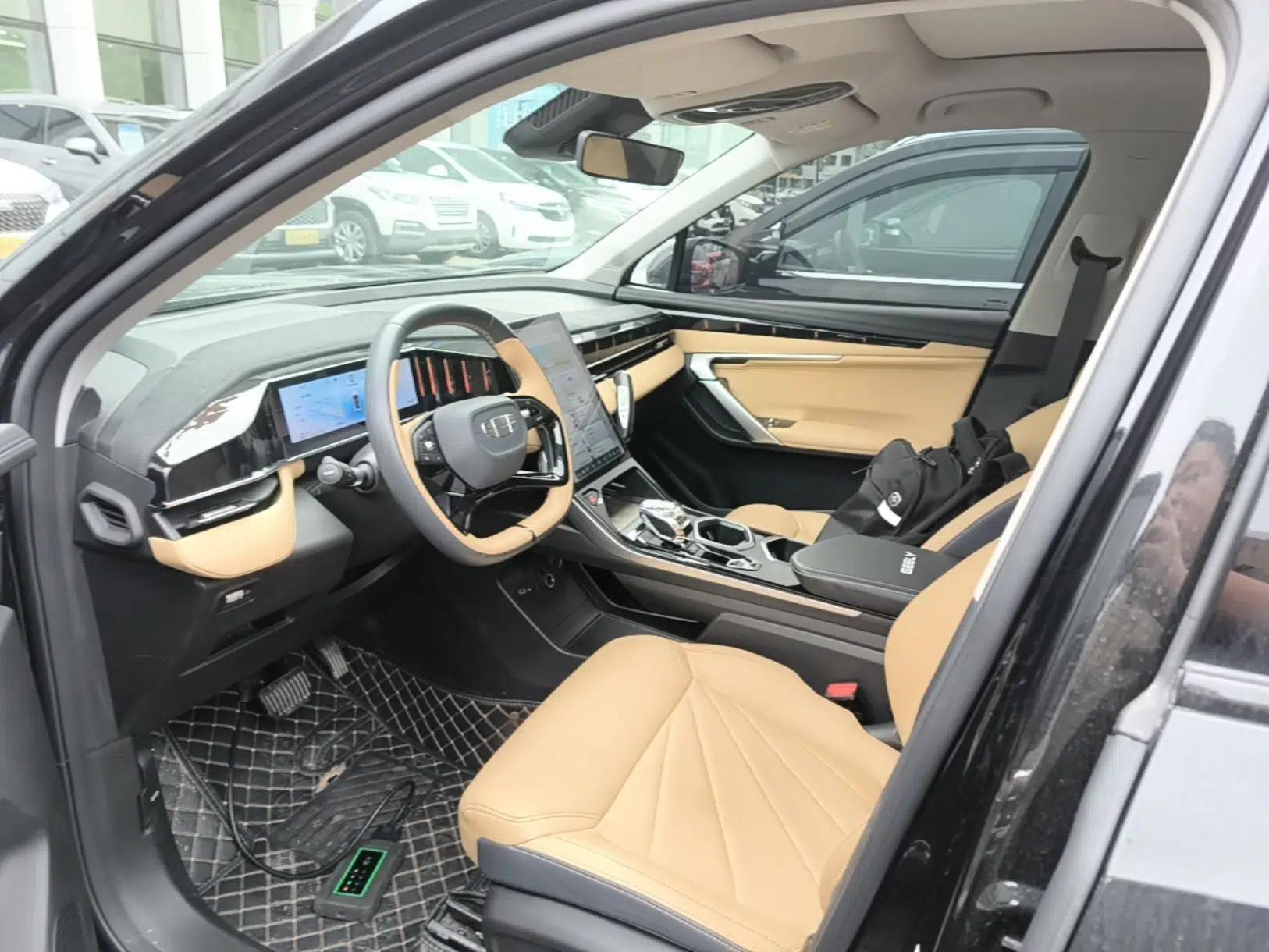 Geely Auto FX11 2023 1.5TD DCT Prestige Edition — миниатюра 17