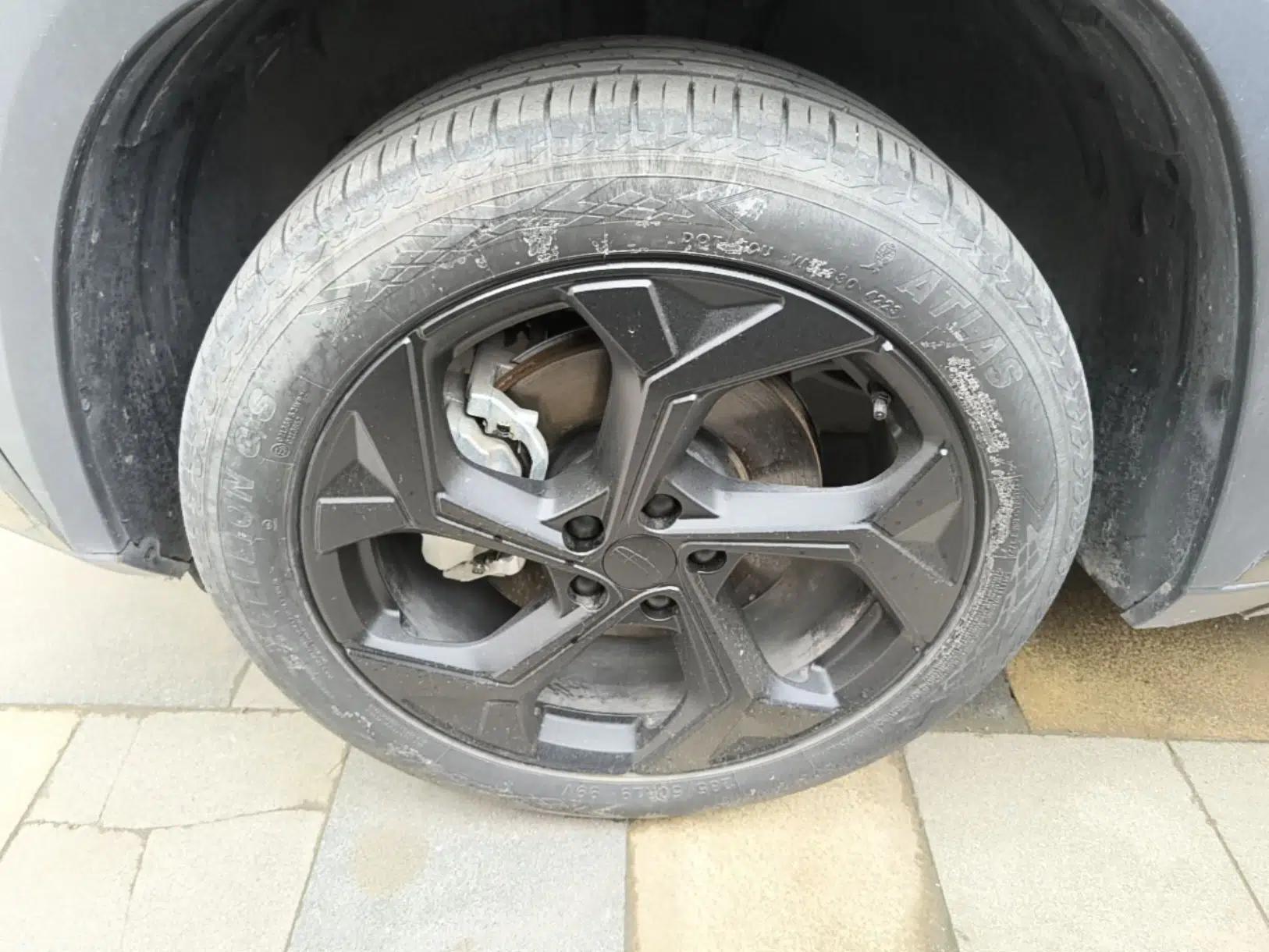 Geely Auto FX11 2023 1.5TD DCT Prestige Edition — миниатюра 9