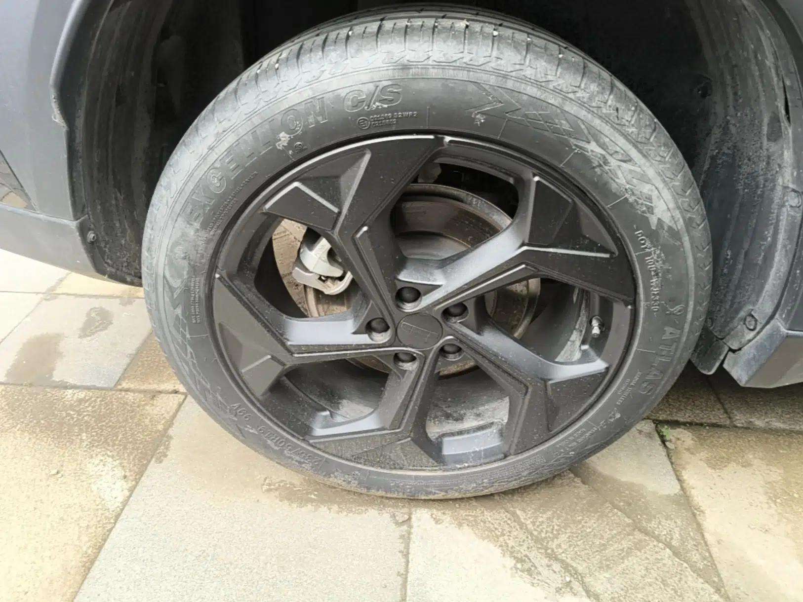 Geely Auto FX11 2023 1.5TD DCT Prestige Edition — миниатюра 10