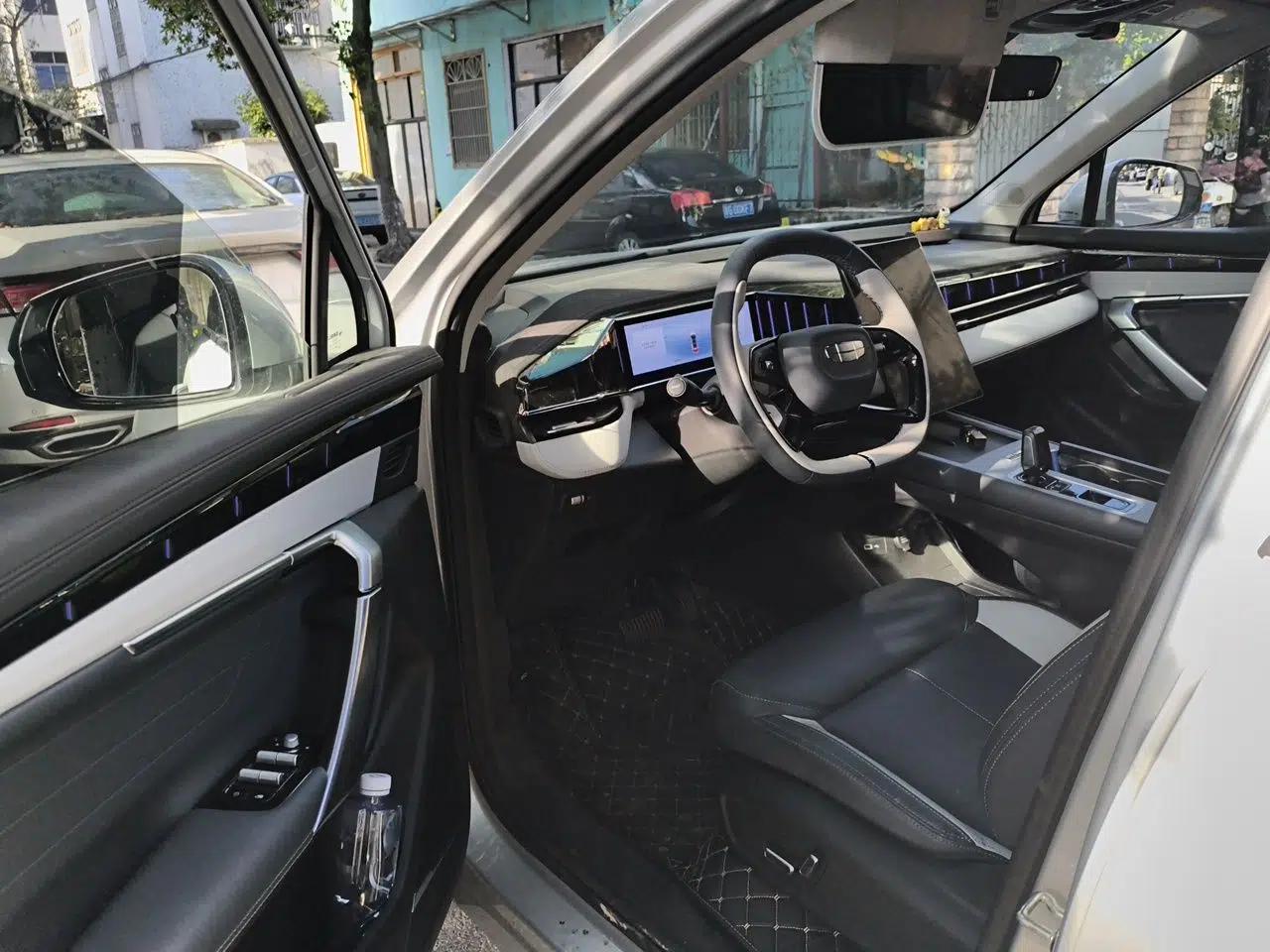 Geely Auto FX11 2024 1.5TD DCT Prestige Edition — миниатюра 17