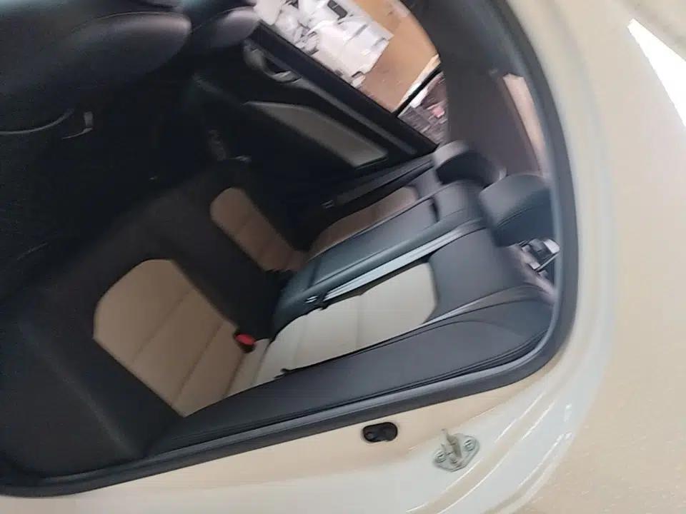 Geely Auto Vision 2020 Revised Version 1.5L CVT Asian Games Edition — миниатюра 19