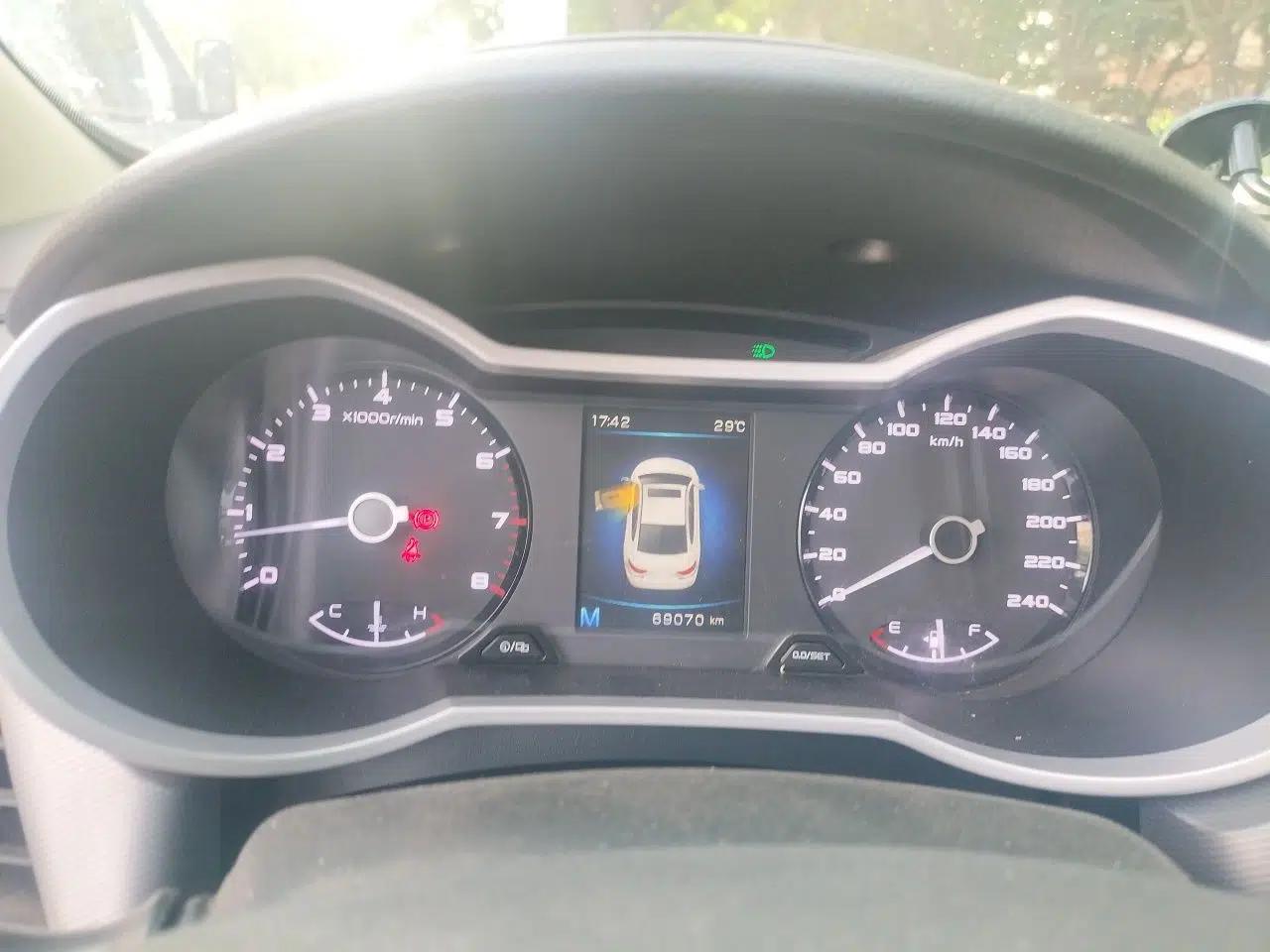 Geely Auto Emgrand GL 2018 1.8L Manual Elite Smart Connectivity Version — миниатюра 12