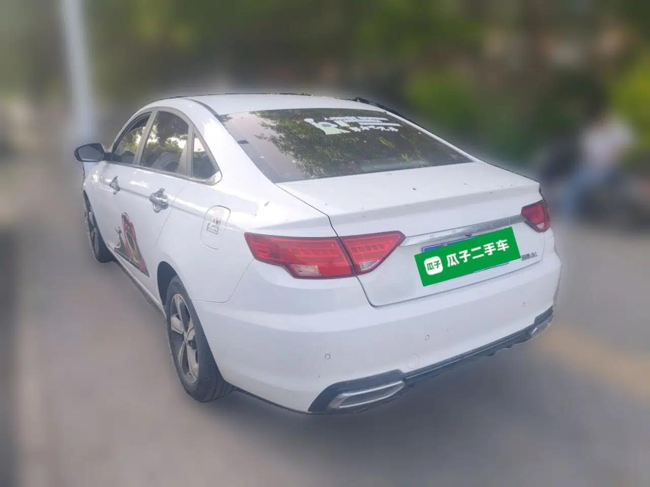 Geely Auto Emgrand GL 2018 1.8L Manual Elite Smart Connectivity Version — миниатюра 4