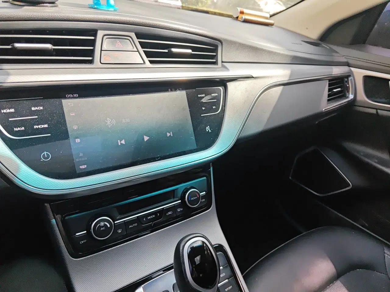 Geely Auto Emgrand GL 2018 1.4T DCT Elite Smart Connectivity Version — миниатюра 14