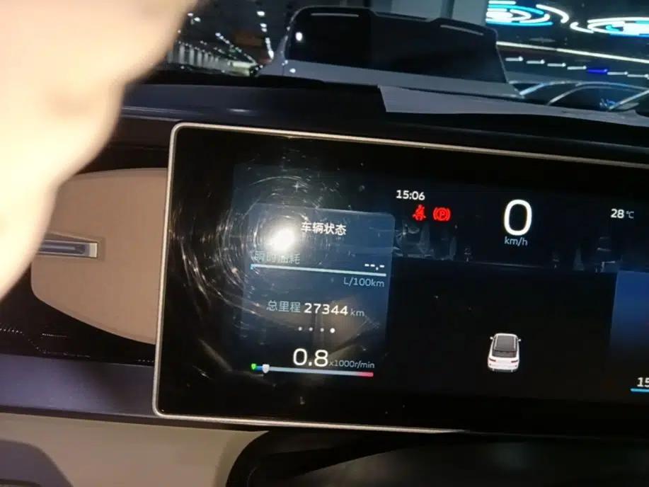 Geely Auto icon 2023 1.5TD Chocolate Smoothie Edition — миниатюра 15