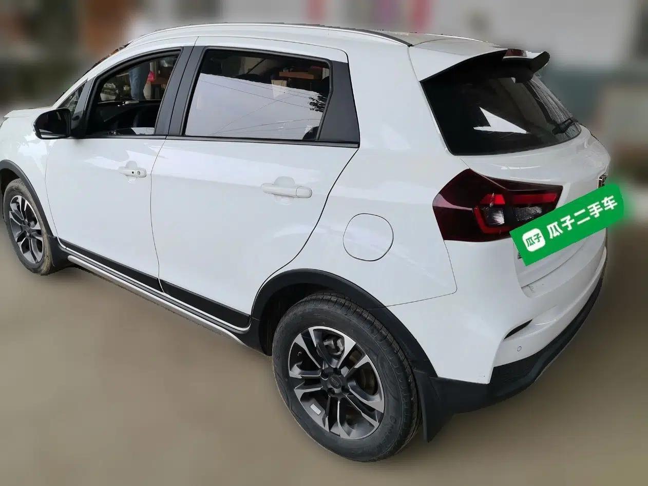 Geely Auto Vision X3 2019 Upgraded Model 1.5L CVT Elite Version — миниатюра 4