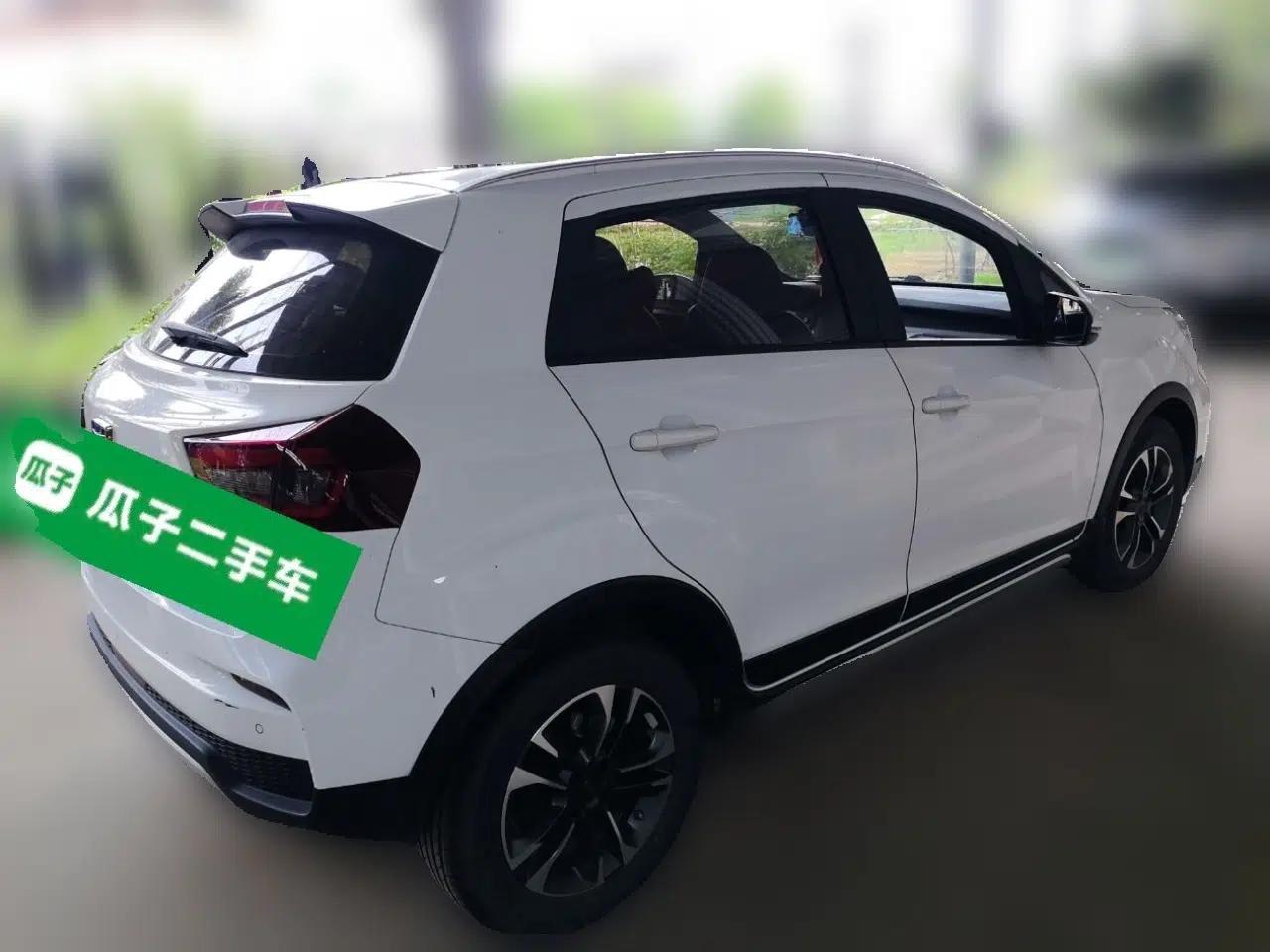 Geely Auto Vision X3 2019 Upgraded Model 1.5L CVT Elite Version — миниатюра 6