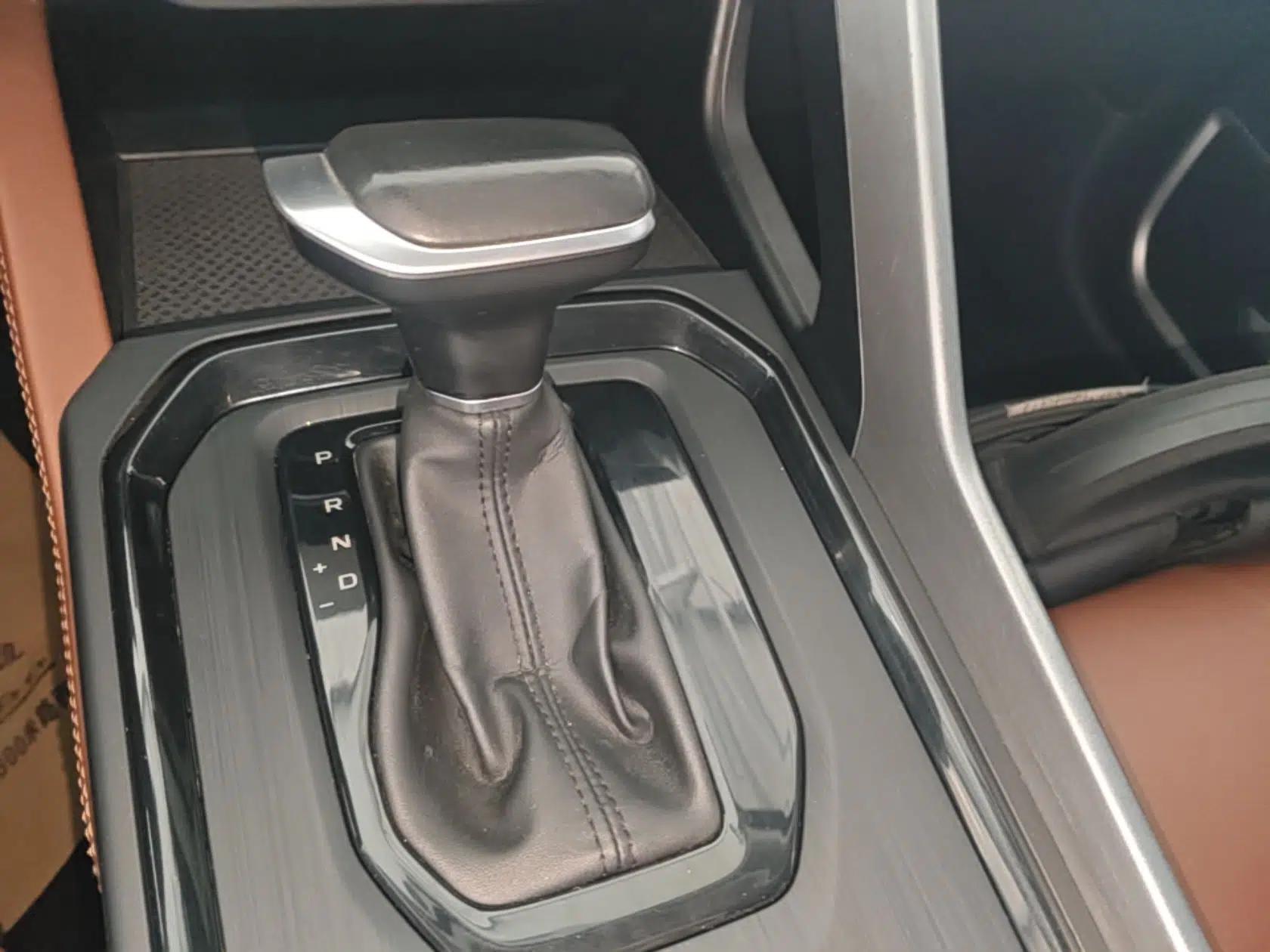 Geely Auto Vision X6 2021 PRO 1.4T Automatic Prestige Model — миниатюра 17