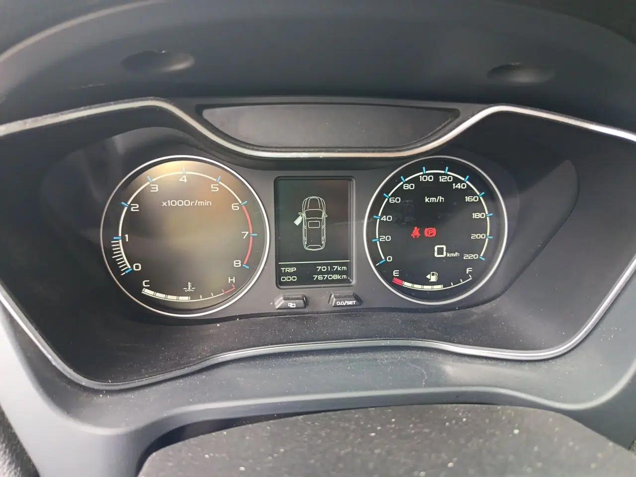Geely Auto Vision X6 2016 1.8L Manual Luxury Model — миниатюра 12