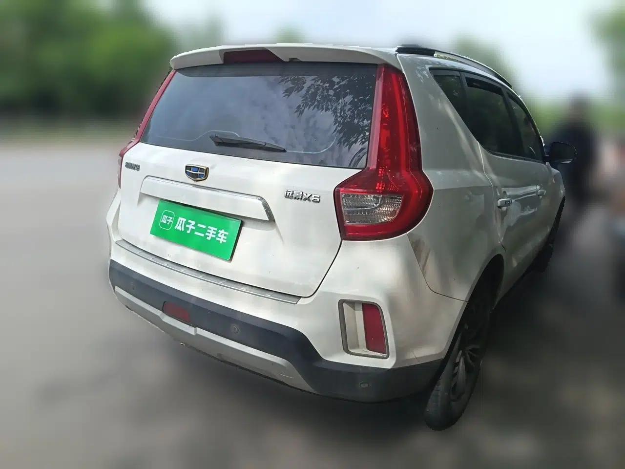 Geely Auto Vision X6 2016 1.8L Manual Luxury Model — миниатюра 6