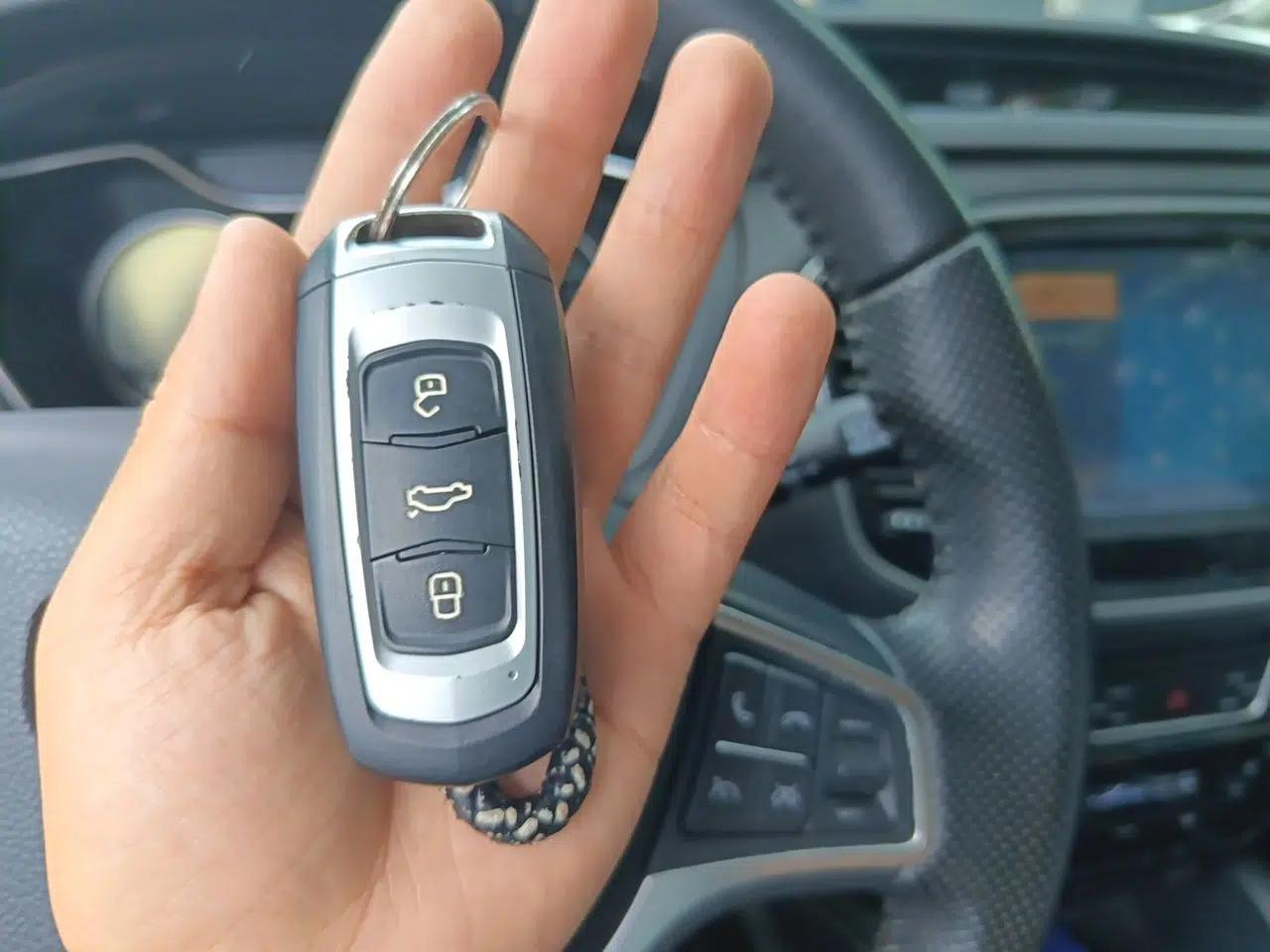 Geely Auto Vision X6 2016 1.8L Manual Luxury Model — миниатюра 9