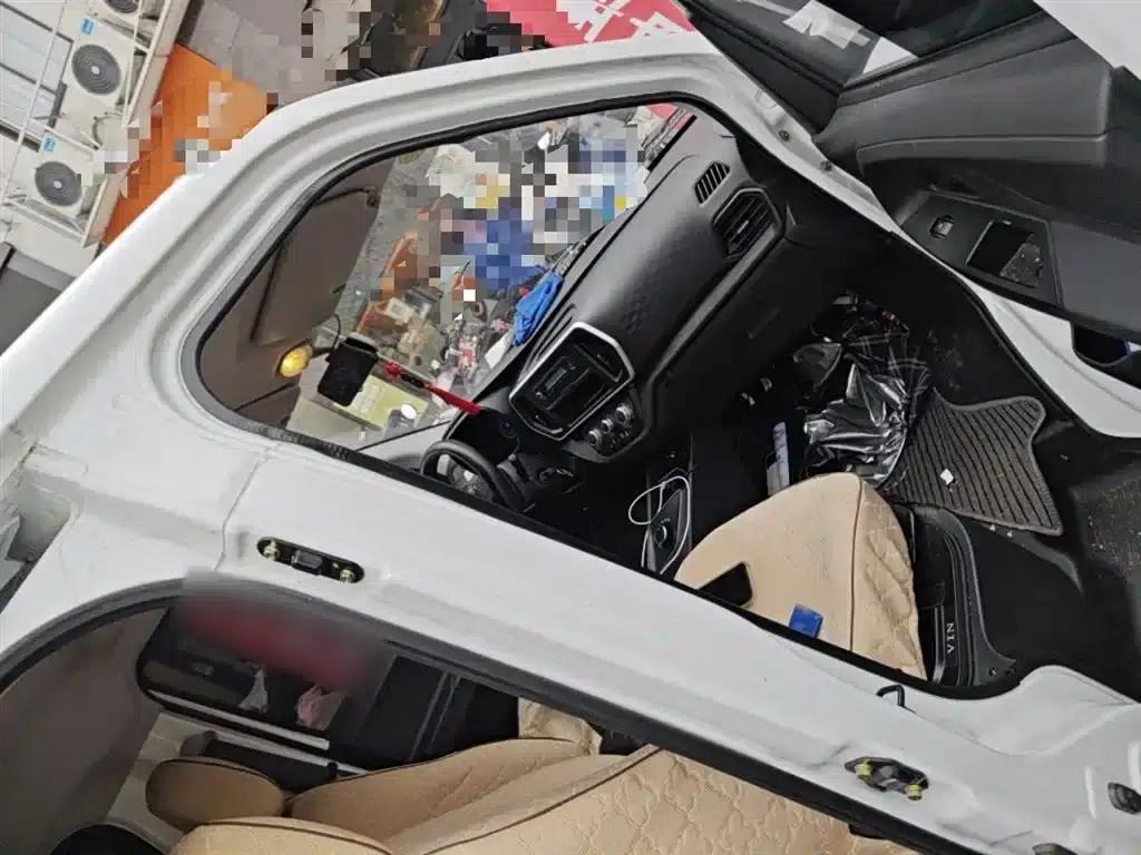 Changan Ruixing EM80 2025 Passenger Edition Comfort Model 6 Seats 300km Range Double Door — миниатюра 20