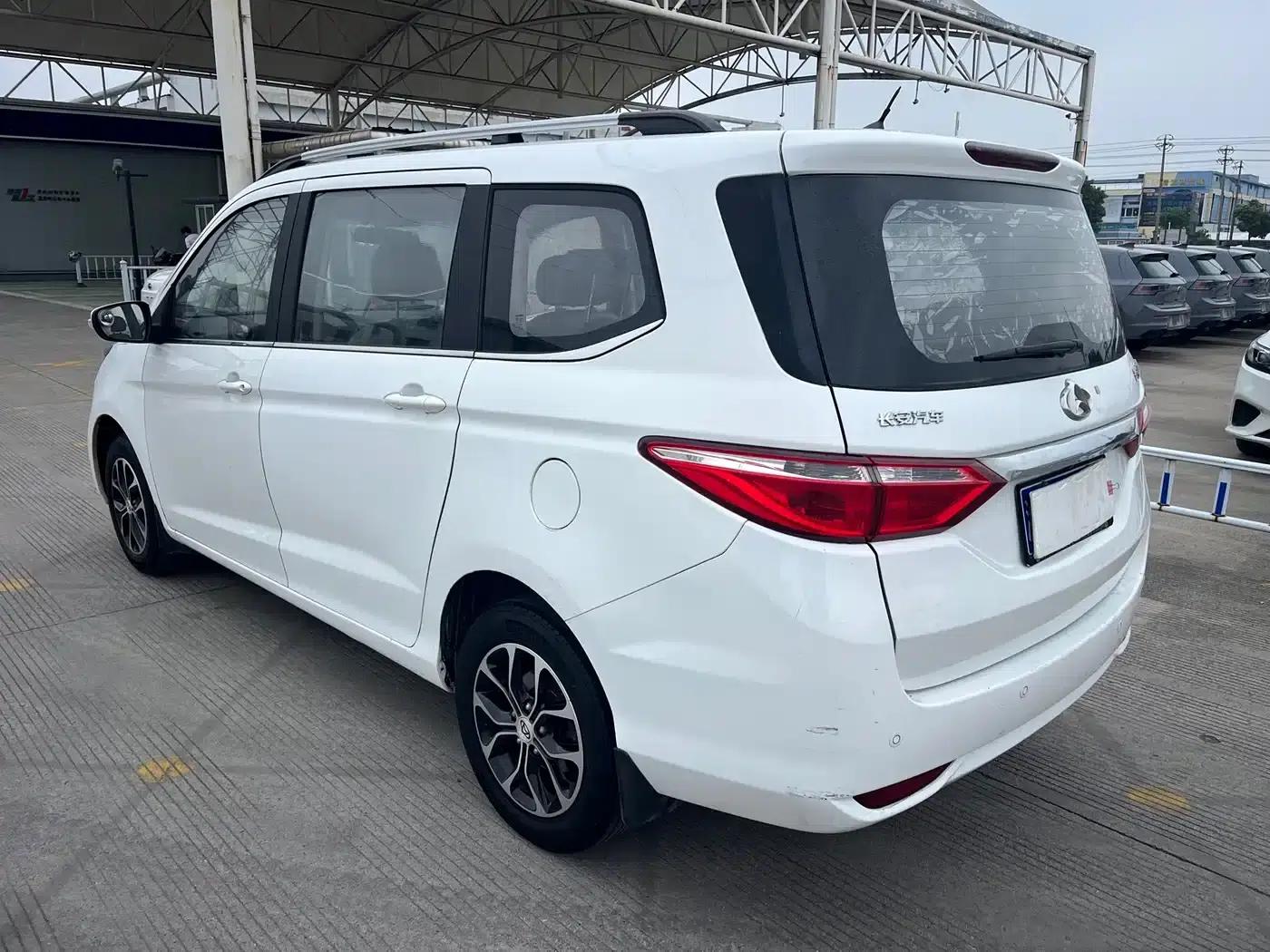 Changan Oushang A600 2016 1.5L Manual Deluxe 7-Seater — миниатюра 5