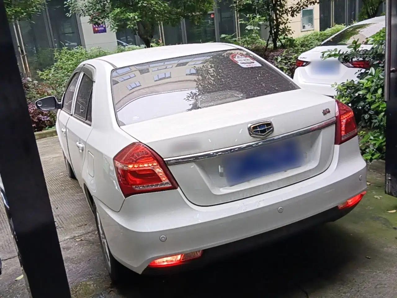 Geely Auto Diamond 2016 1.5L Manual Elite Edition — миниатюра 4
