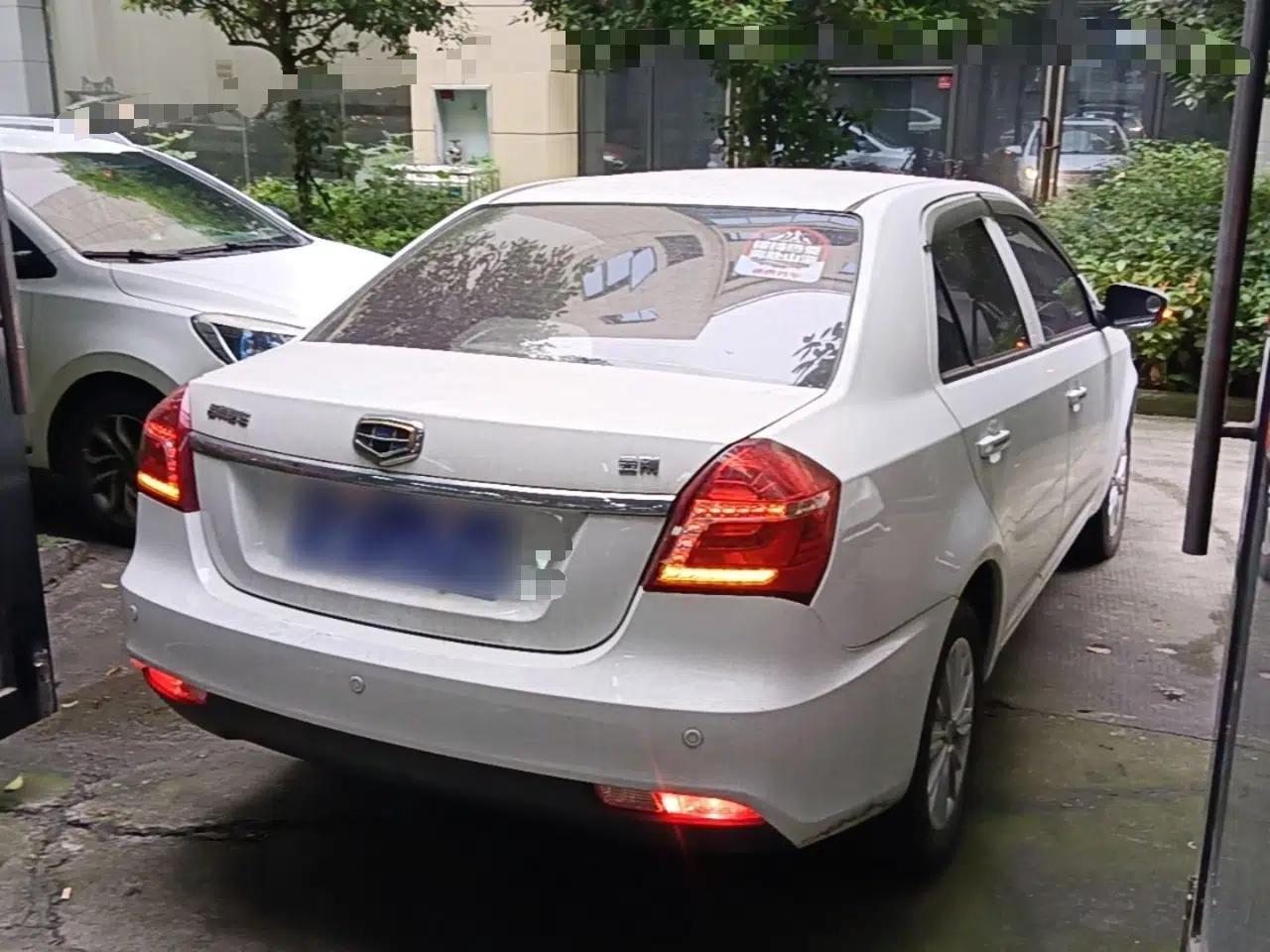Geely Auto Diamond 2016 1.5L Manual Elite Edition — миниатюра 6