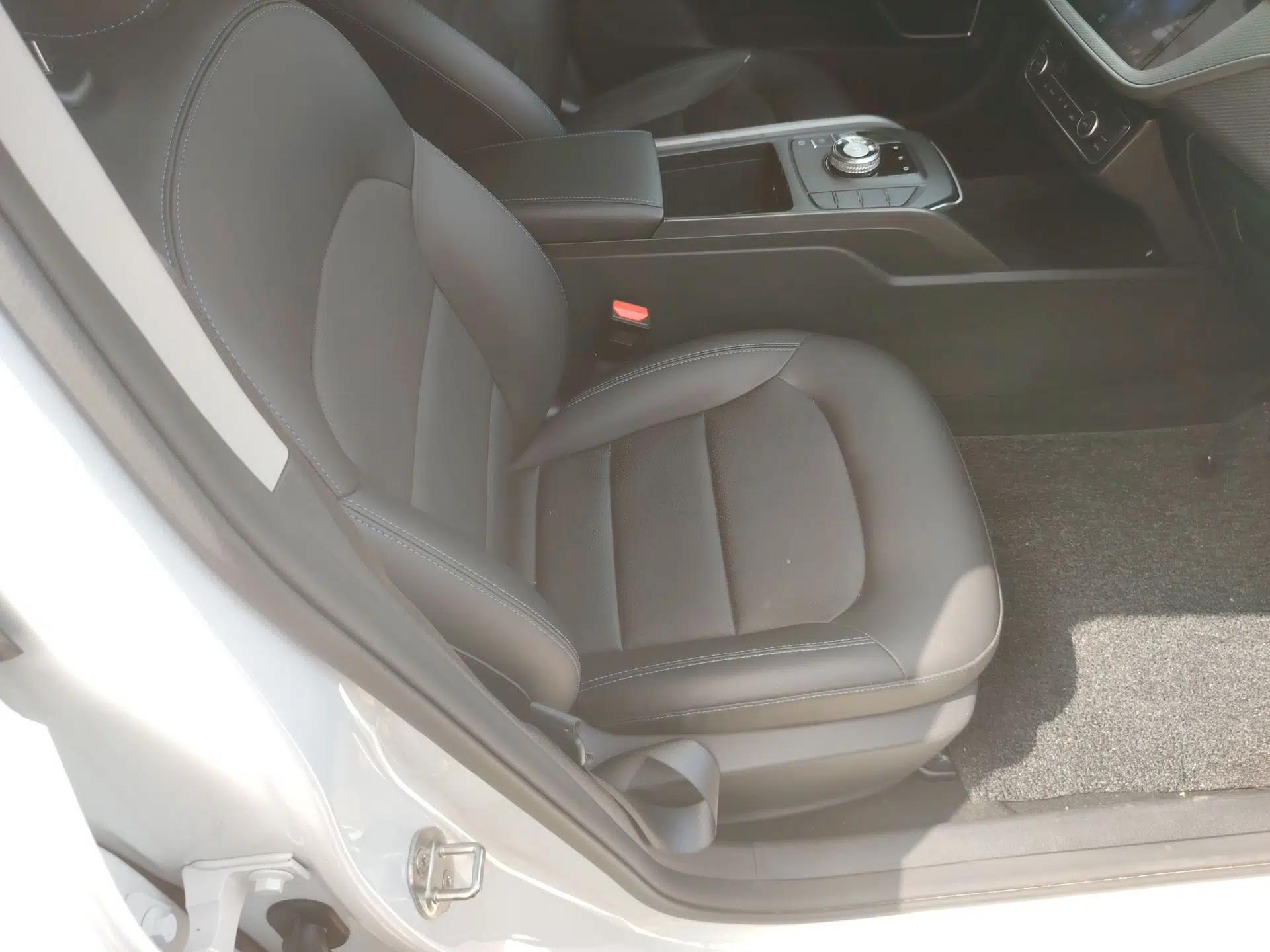 Geely Auto Emgrand New Energy 2022 EV Pro Ride-Hailing Version Lithium Iron Phosphate — миниатюра 23