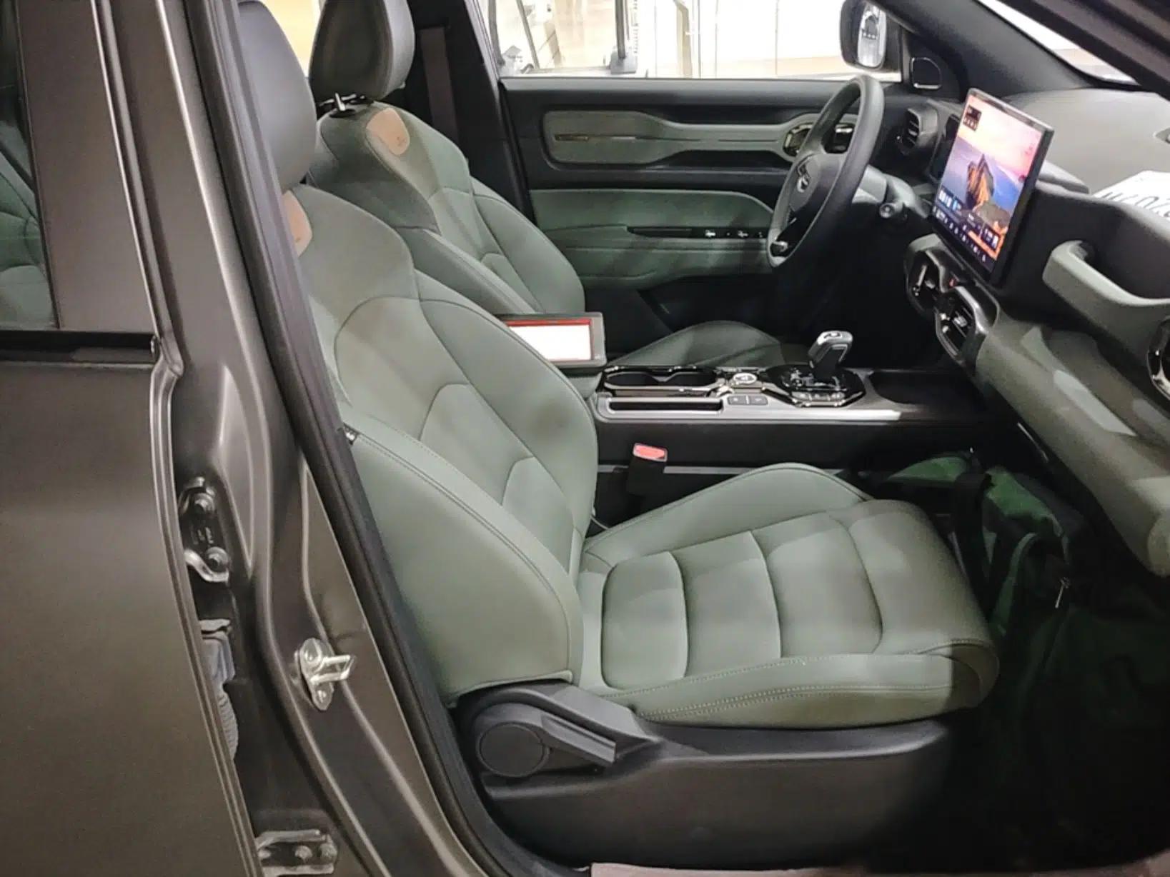Geely Auto Cowboy 2025 1.5TD Trendy Play Edition — миниатюра 23