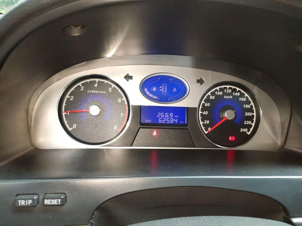 Geely Auto Classic Emgrand 2012 Sedan 1.5L Manual Standard Model — миниатюра 12
