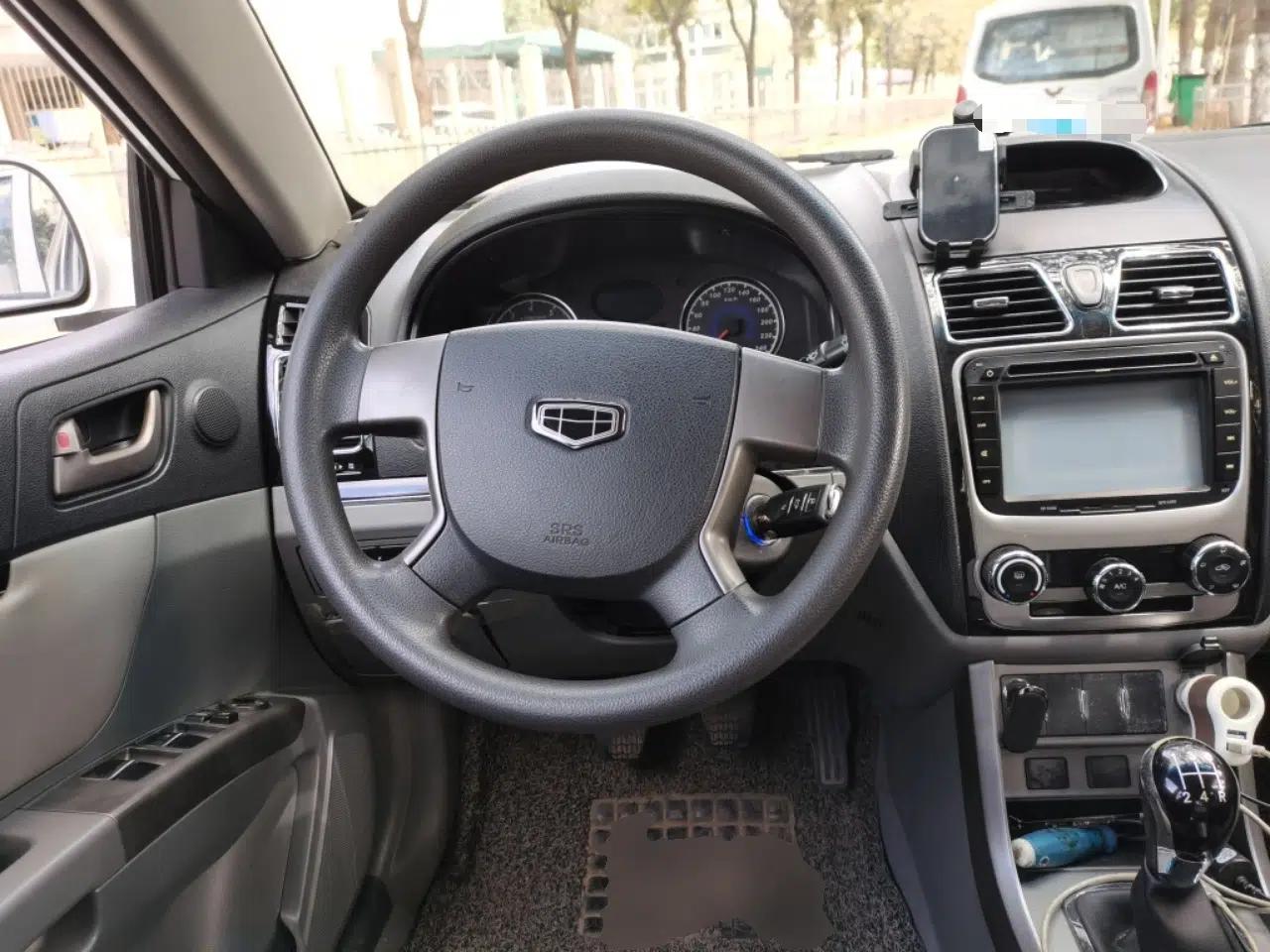 Geely Auto Classic Emgrand 2013 Sedan 1.5L Manual Entry-Level Model — миниатюра 11