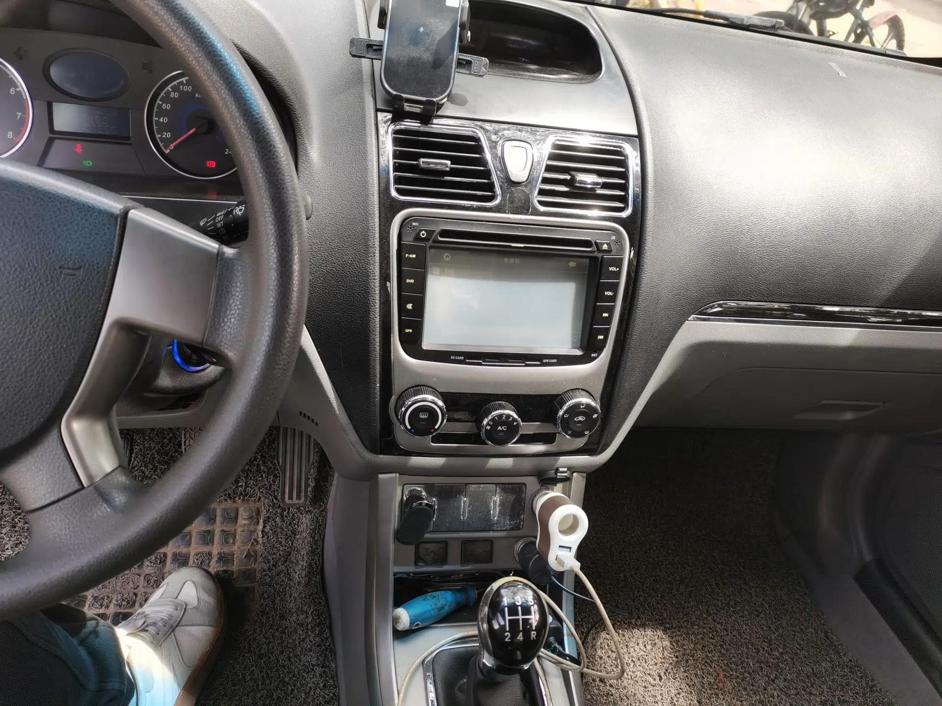 Geely Auto Classic Emgrand 2013 Sedan 1.5L Manual Entry-Level Model — миниатюра 14