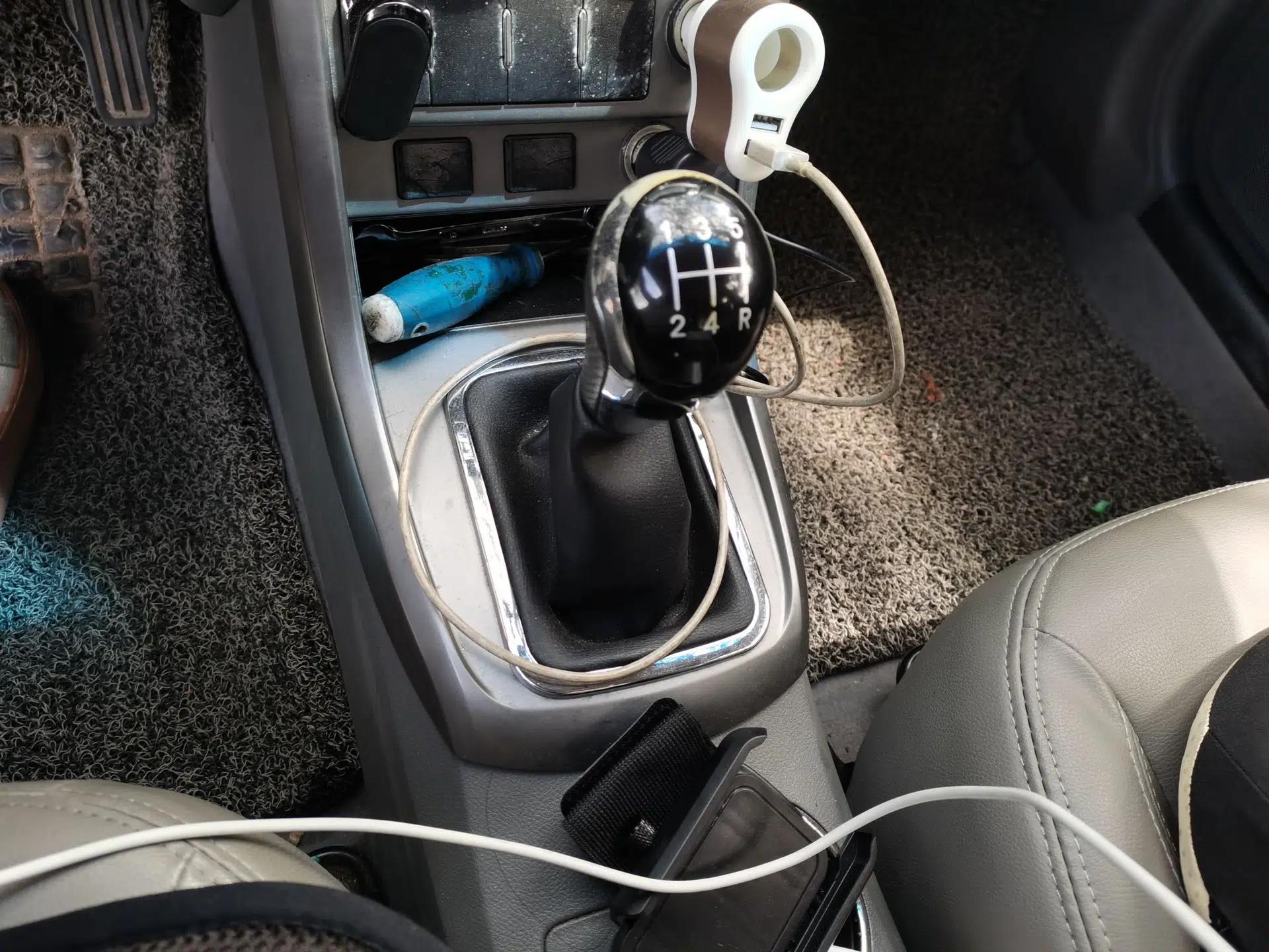 Geely Auto Classic Emgrand 2013 Sedan 1.5L Manual Entry-Level Model — миниатюра 15
