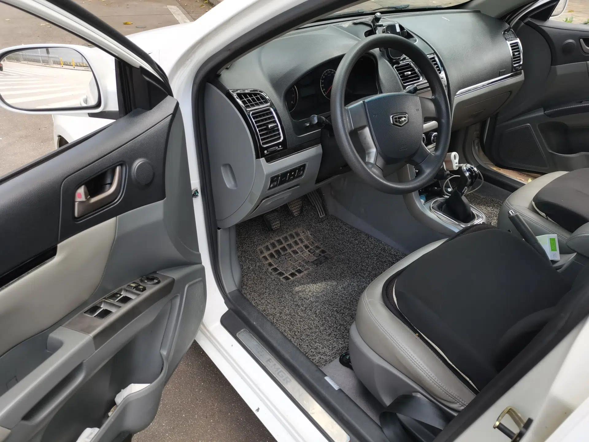 Geely Auto Classic Emgrand 2013 Sedan 1.5L Manual Entry-Level Model — миниатюра 17