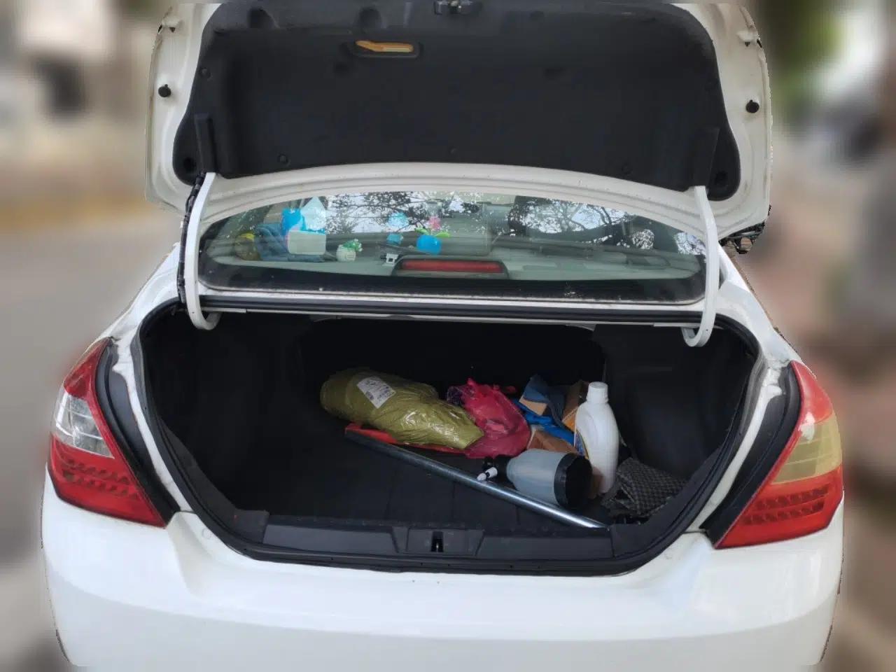 Geely Auto Classic Emgrand 2013 Sedan 1.5L Manual Entry-Level Model — миниатюра 20