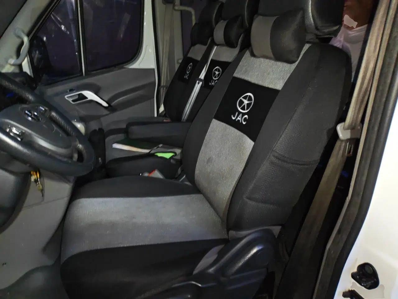 JAC Group Sunray 2017 2.0T Short-Wheelbase Mid-Roof Xingkuaiyun Multi-Purpose Commercial Vehicle — миниатюра 16