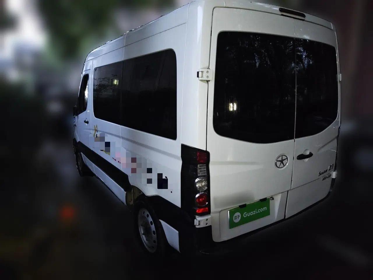 JAC Group Sunray 2017 2.0T Short-Wheelbase Mid-Roof Xingkuaiyun Multi-Purpose Commercial Vehicle — миниатюра 4