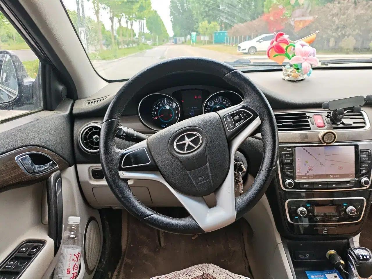 JAC Group Heyue 2014 1.5L Manual Luxury Version China IV Standard — миниатюра 11