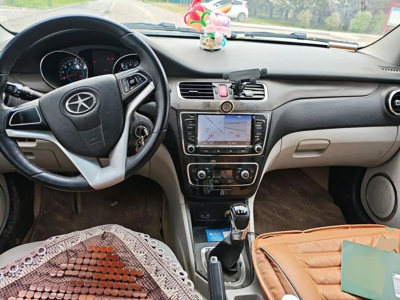 JAC Group Heyue 2014 1.5L Manual Luxury Version China IV Standard — миниатюра 10