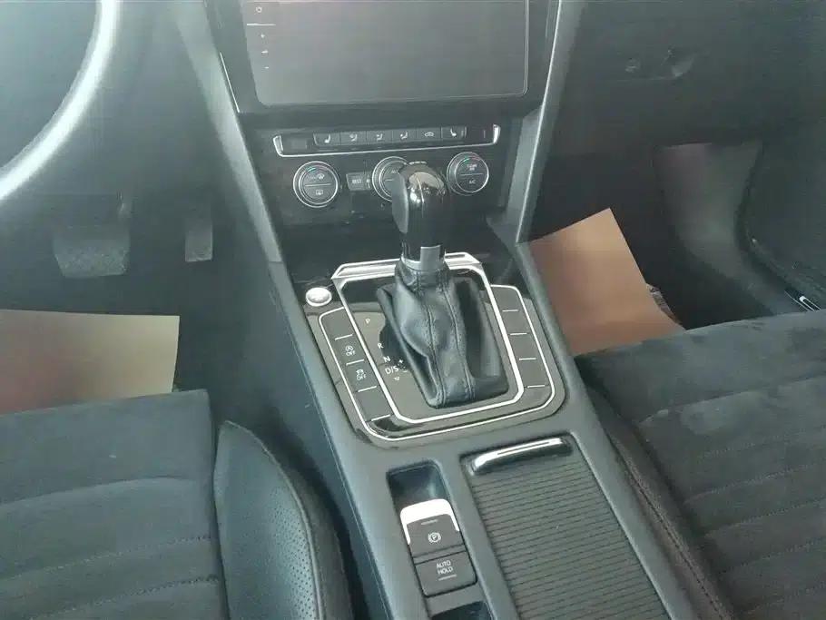 2018 Volkswagen Magotan 330TSI DSG Luxury — миниатюра 16