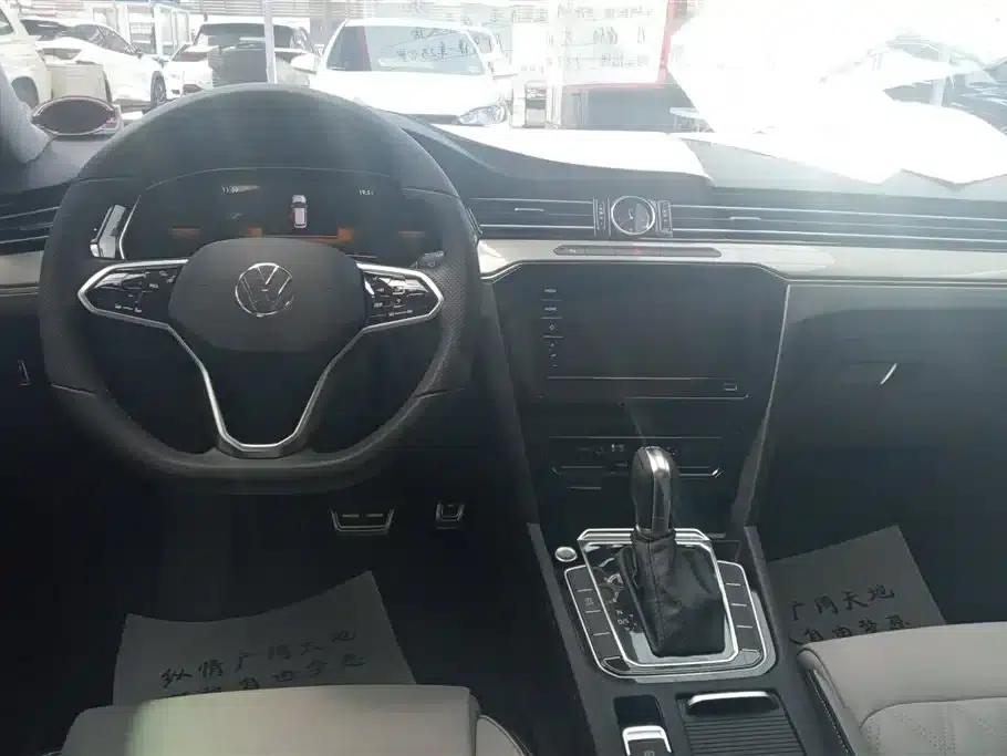 Volkswagen Magotan 2023 2 Millionth Unit Commemorative Edition 330TSI DSG Leading Model — миниатюра 12