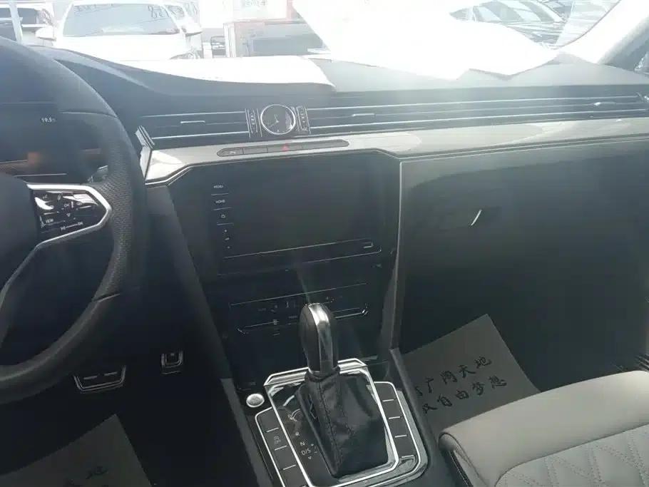 Volkswagen Magotan 2023 2 Millionth Unit Commemorative Edition 330TSI DSG Leading Model — миниатюра 13