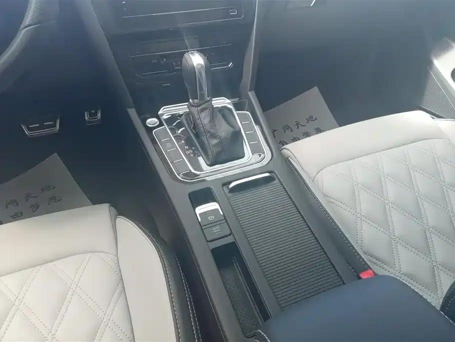 Volkswagen Magotan 2023 2 Millionth Unit Commemorative Edition 330TSI DSG Leading Model — миниатюра 16