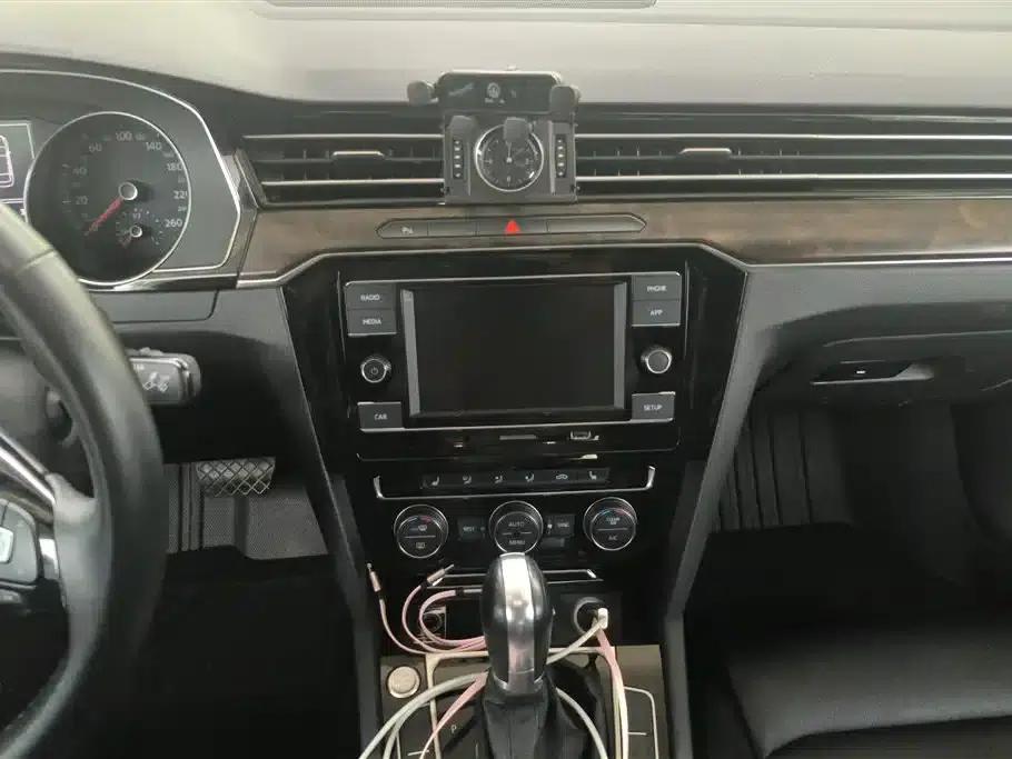 2018 Volkswagen Magotan Facelift 330TSI DSG Luxury Model — миниатюра 13