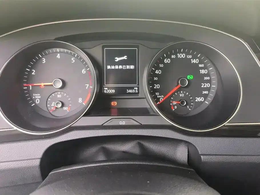 2018 Volkswagen Magotan Facelift 330TSI DSG Luxury Model — миниатюра 14