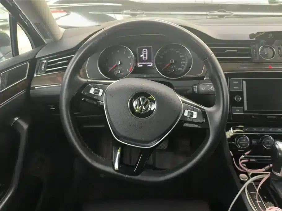 2018 Volkswagen Magotan Facelift 330TSI DSG Luxury Model — миниатюра 15