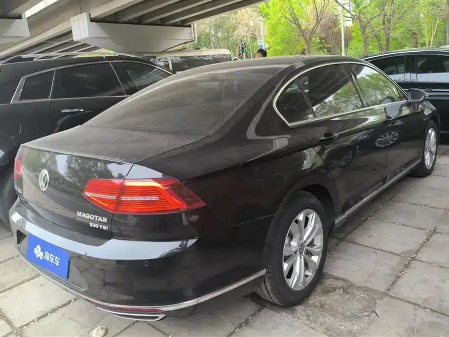 2018 Volkswagen Magotan Facelift 330TSI DSG Luxury Model — миниатюра 3