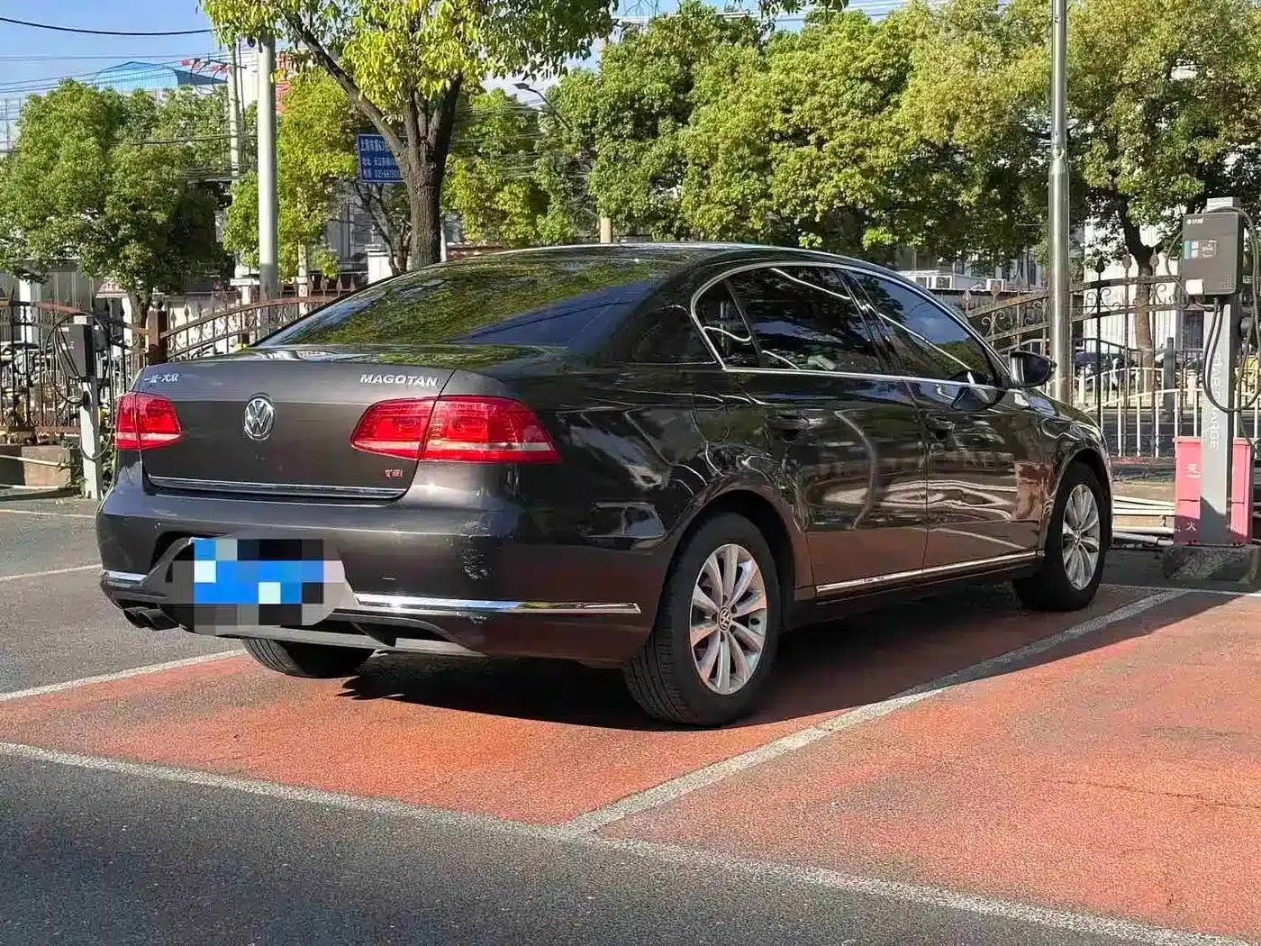 2013 Volkswagen Passat 2.0TSI Luxury — миниатюра 4