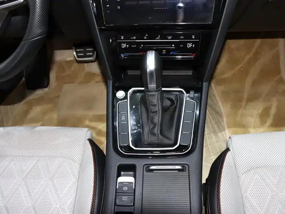 2024 Volkswagen Magotan 330TSI DSG Luxury Edition (2 Million Units Limited Edition) — миниатюра 14