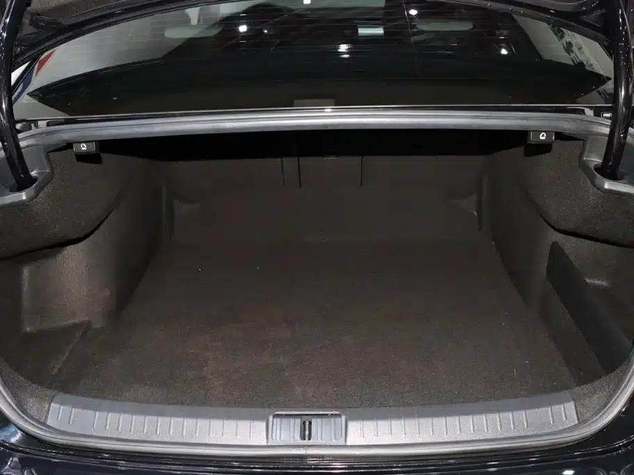 2024 Volkswagen Magotan 330TSI DSG Luxury Edition (2 Million Units Limited Edition) — миниатюра 17