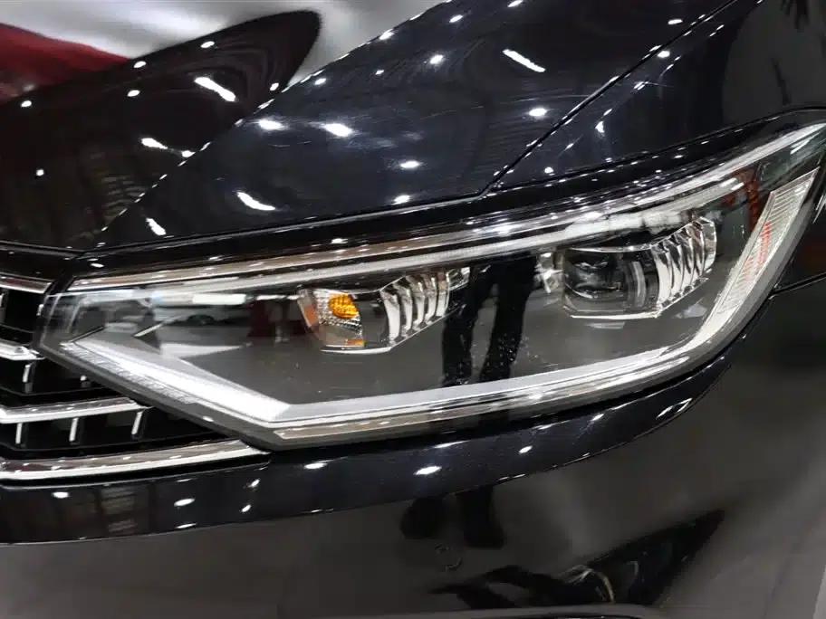 2024 Volkswagen Magotan 330TSI DSG Luxury Edition (2 Million Units Limited Edition) — миниатюра 18
