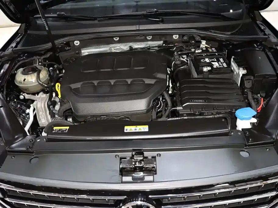 2024 Volkswagen Magotan 330TSI DSG Luxury Edition (2 Million Units Limited Edition) — миниатюра 20